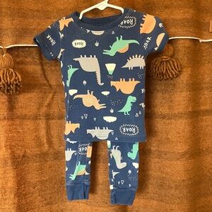 💥Bundle 3 Jammie’s for $15!💥 Old Navy Dinosaur Pajama Set